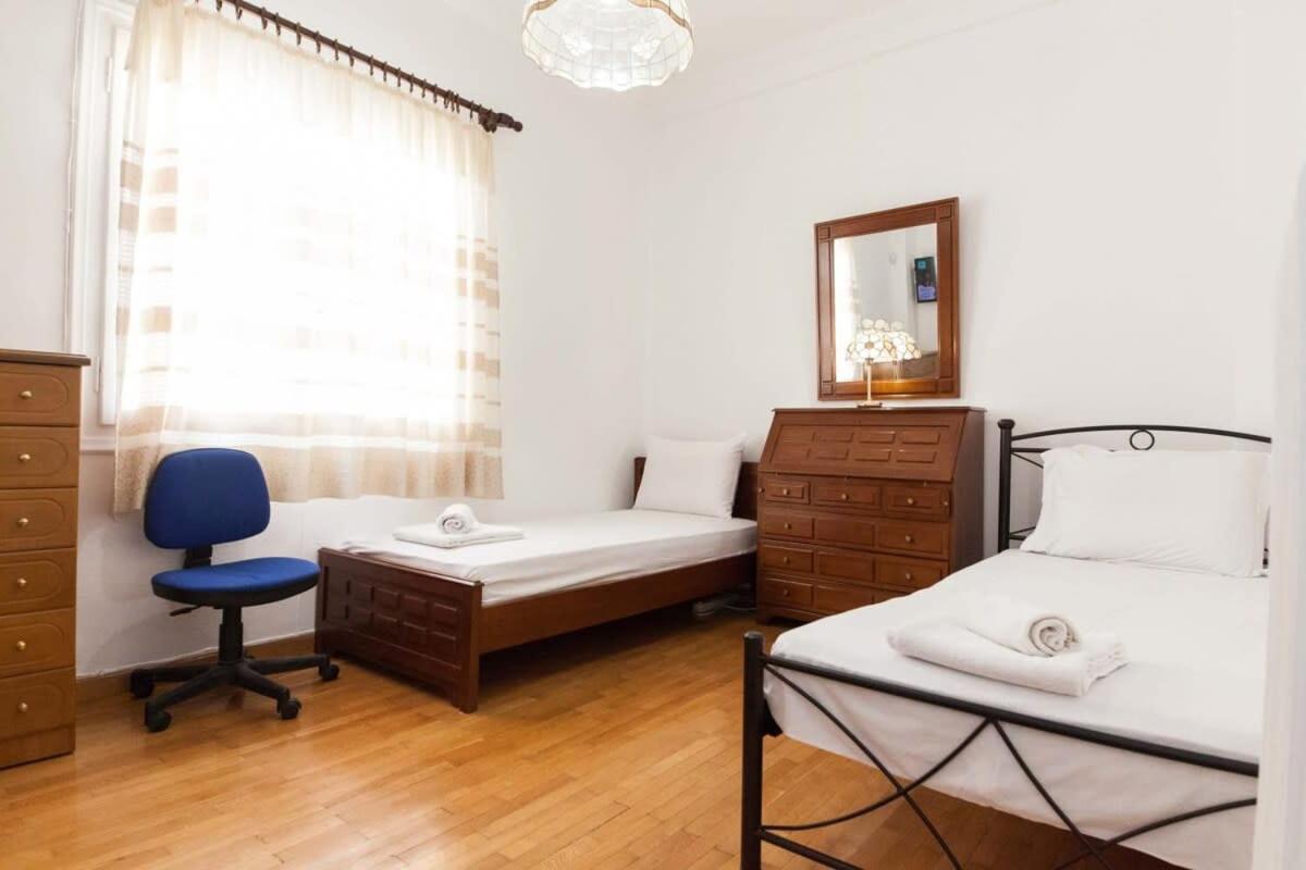 Charming Vintage 2Br Apartment With Balcony In Koukaki Athens Exterior photo