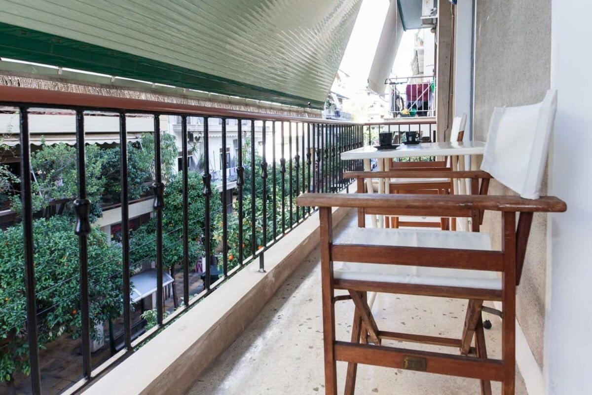 Charming Vintage 2Br Apartment With Balcony In Koukaki Athens Exterior photo