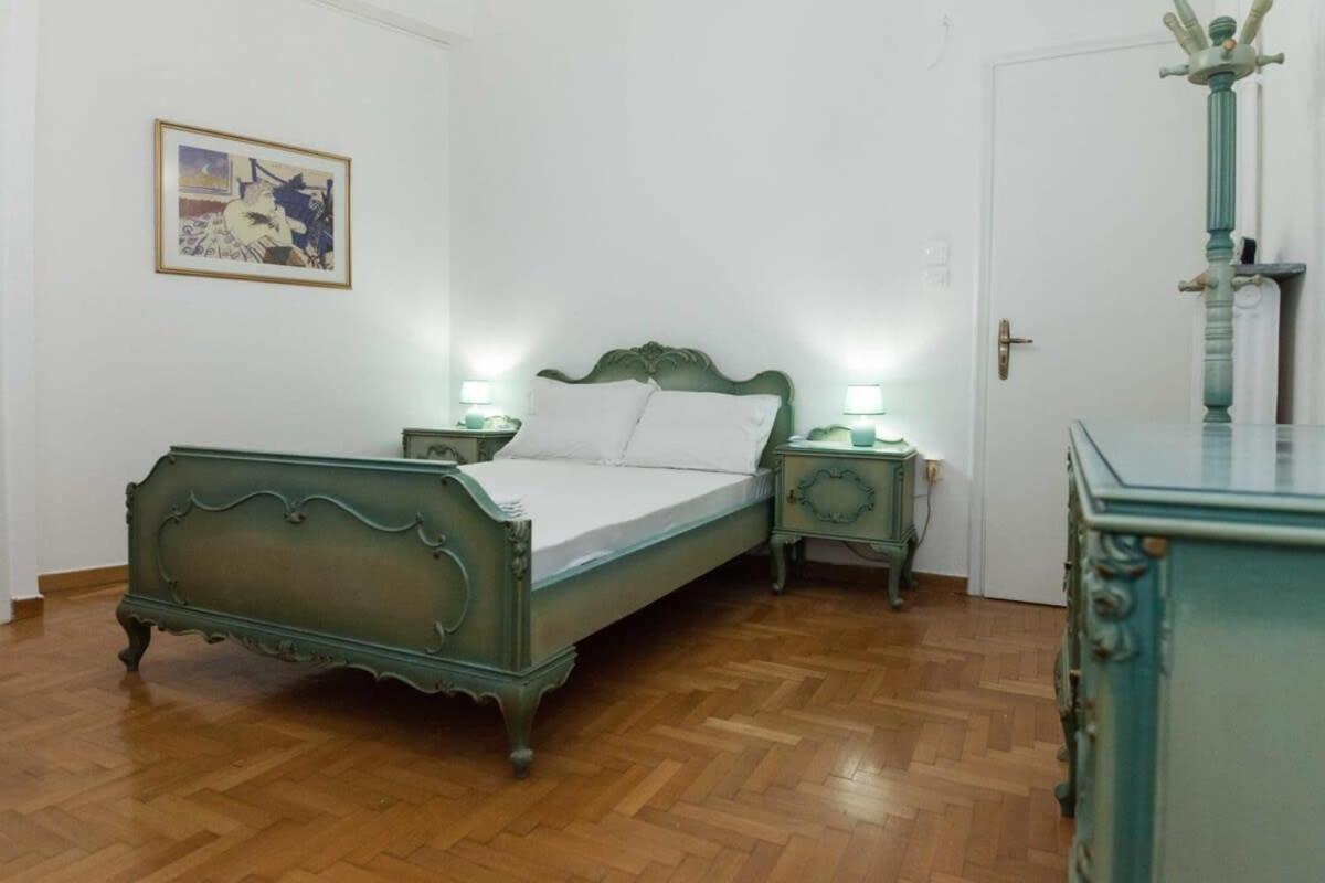 Charming Vintage 2Br Apartment With Balcony In Koukaki Athens Exterior photo